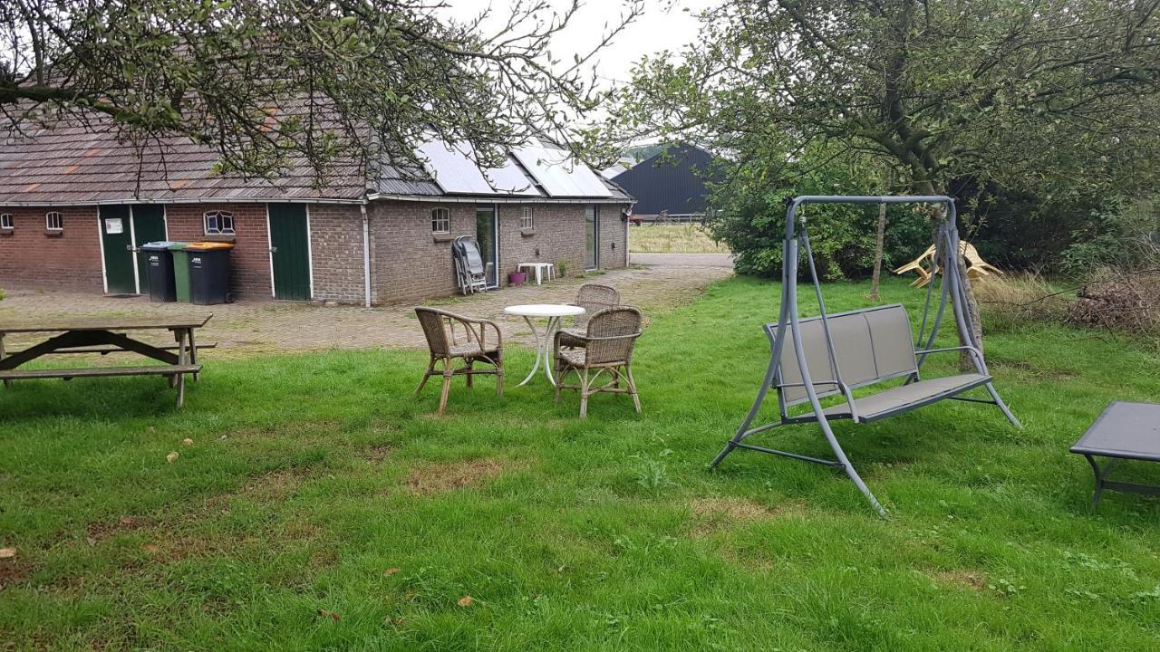 Appartamento Logeerruimte In Gerenoveerde Boerderij In Wachtum Esterno foto