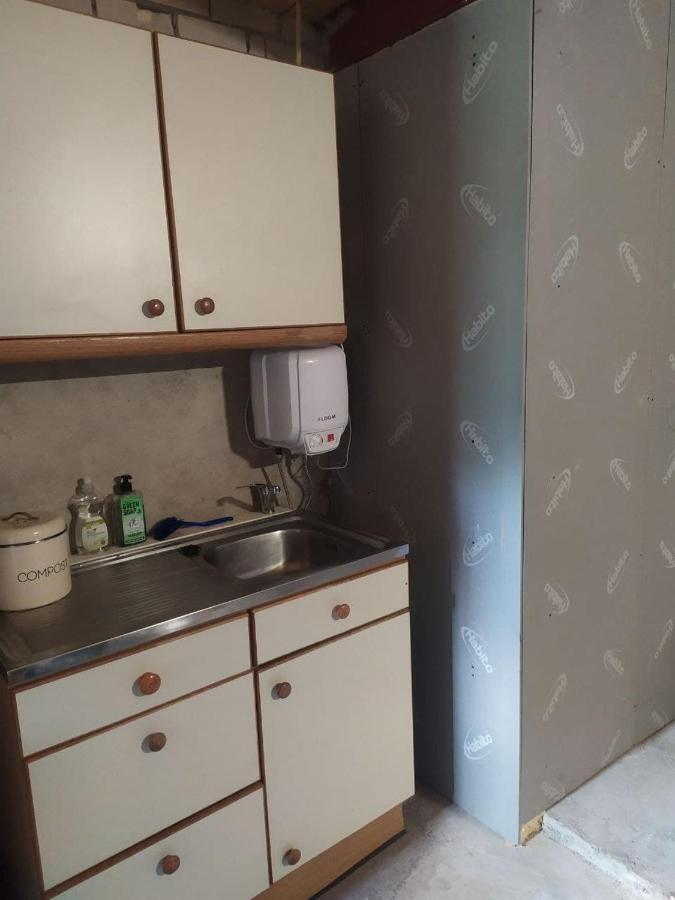 Appartamento Logeerruimte In Gerenoveerde Boerderij In Wachtum Esterno foto